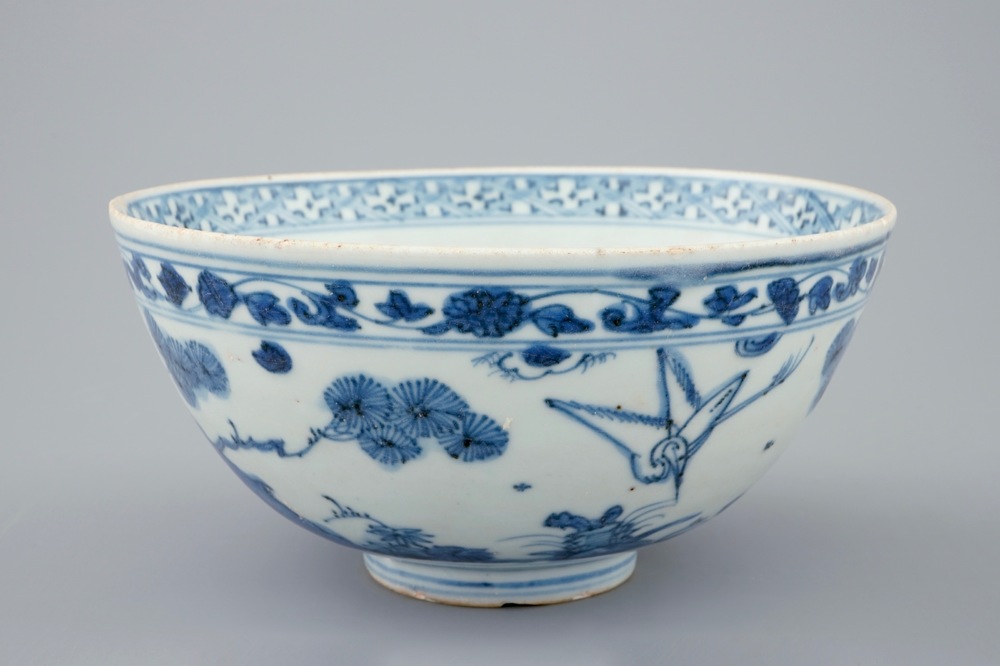 Een Chinese blauw-witte kom met kraanvogels, Ming Dynastie